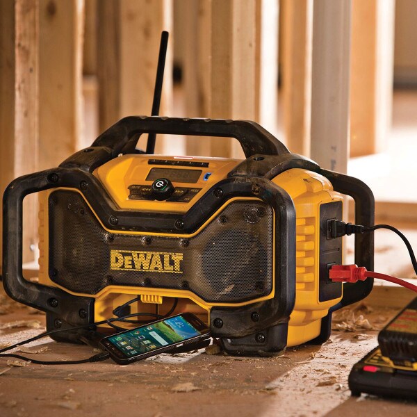 DeWalt Bluetooth Charger Radio