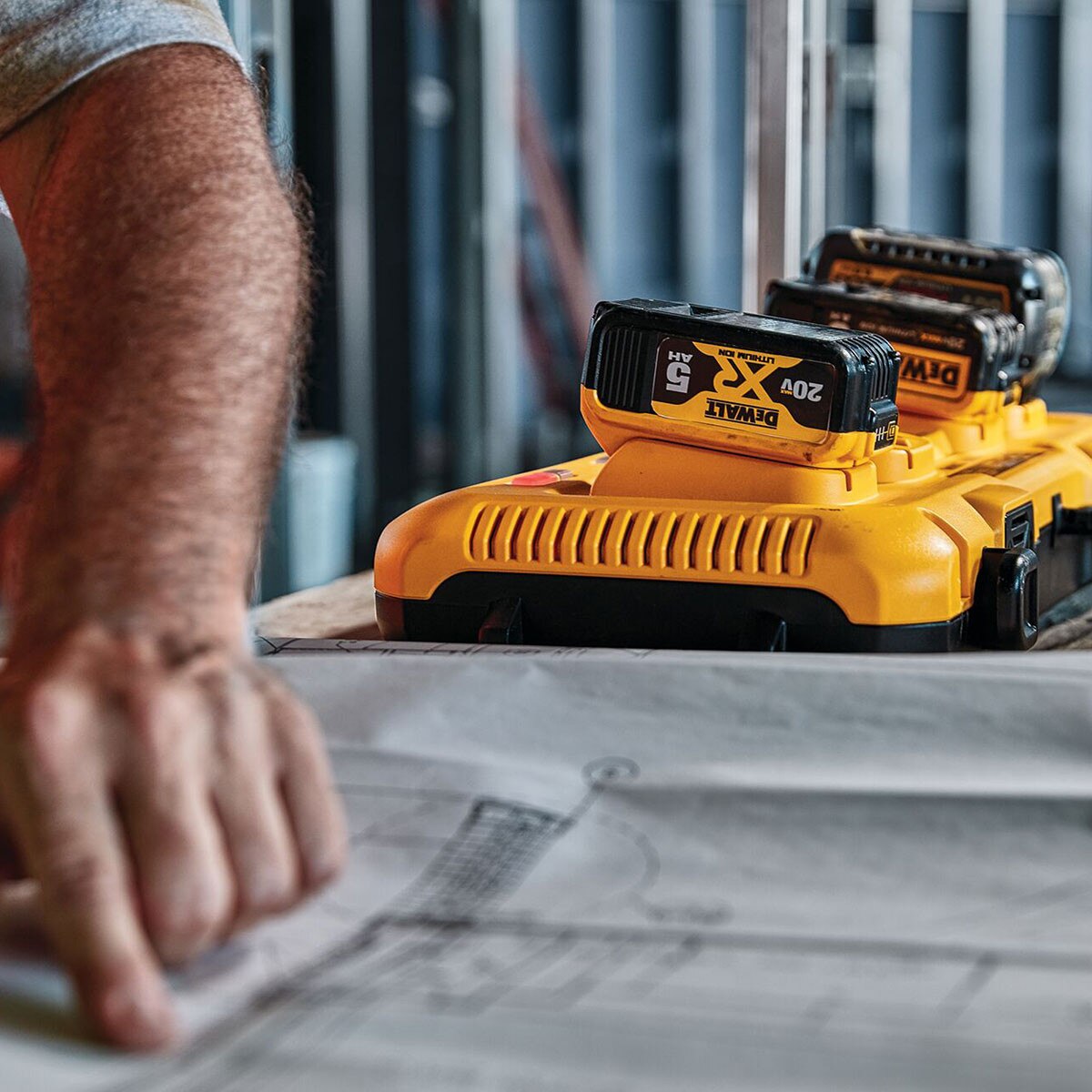 DeWalt Multiport Fast Charger DCB10