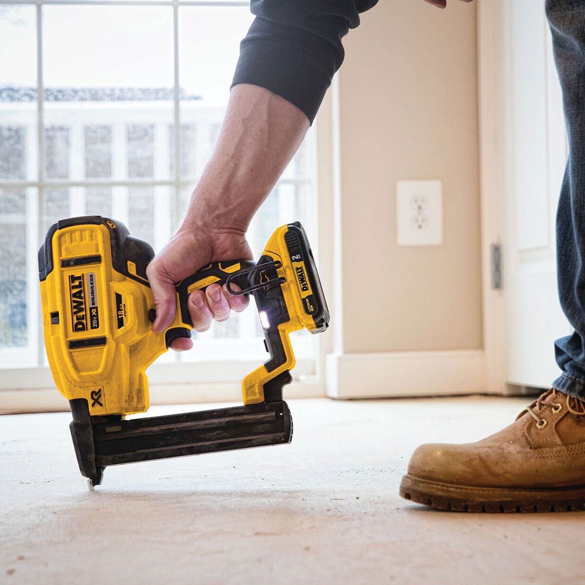 DeWalt 20V Crown Stapler Kit